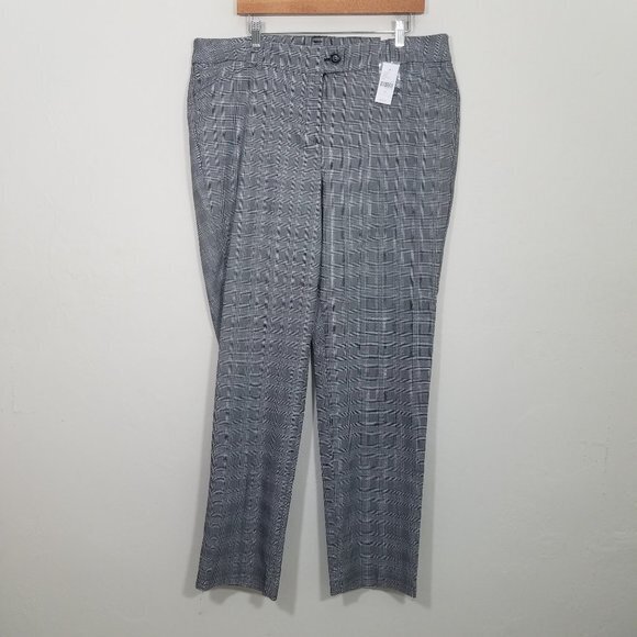 Lane Bryant Pants - NWT Lane Bryant Mid-Rise Straight Super Stretch 4-Season Plaid Dress Pants